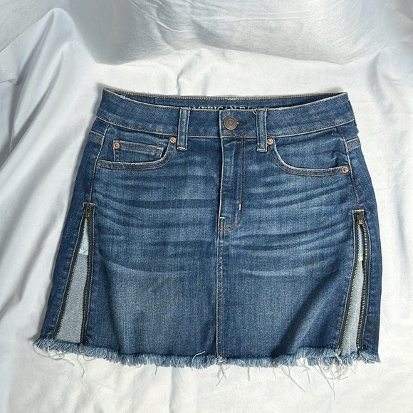 AE JEAN SKIRT SIZE(4) - Picture 7 of 7